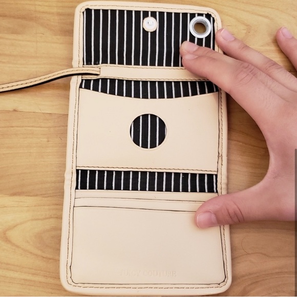 Juicy Couture Vintage Wristlet EUC - Picture 3 of 4